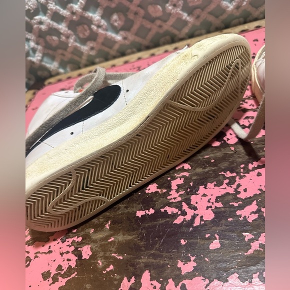 Well Loved White Nike Blazers men’s sz 8, Women’s 10 - Picture 6 of 7